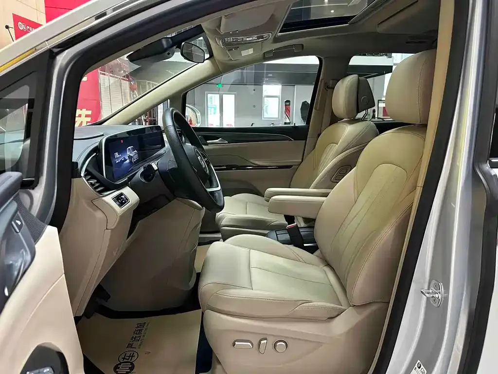 Buick GL8 Hybrid — фото 10