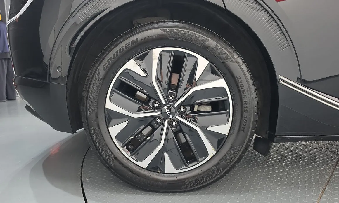 Kia EV6 — фото 7