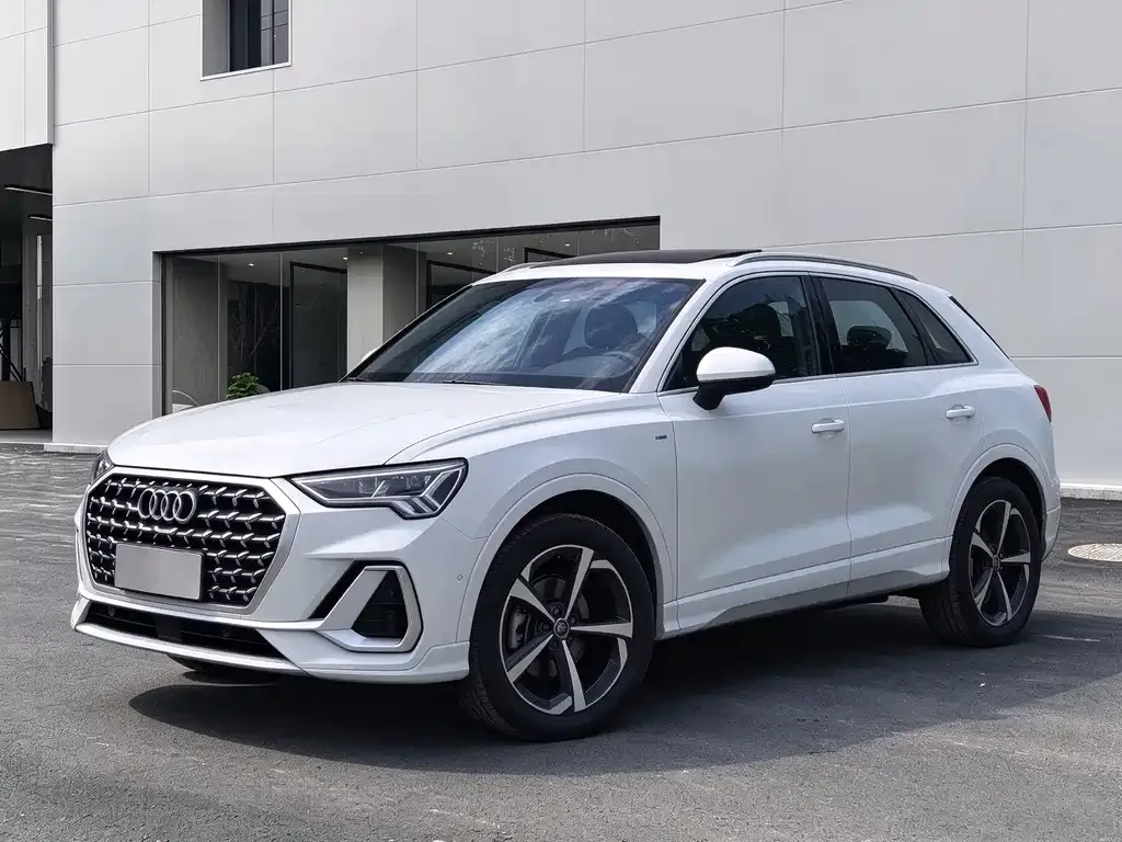 Audi Q3 — фото 1