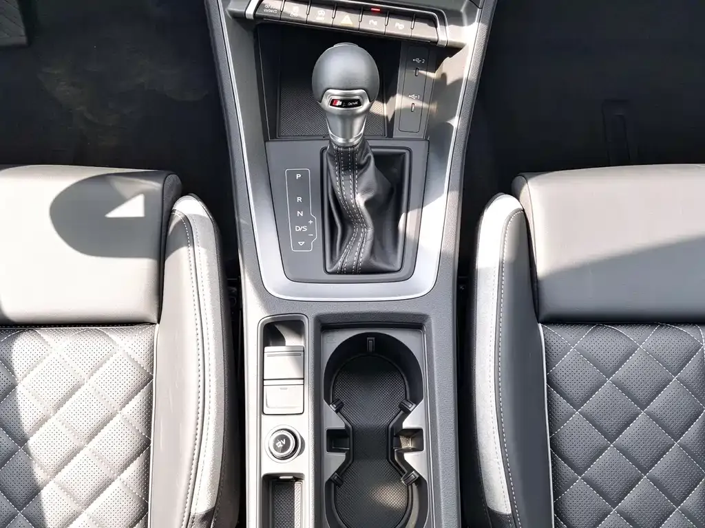 Audi Q3 — фото 10