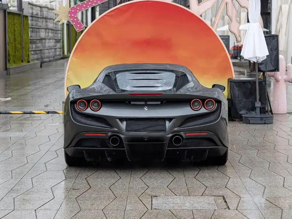 Ferrari F8 — фото 8