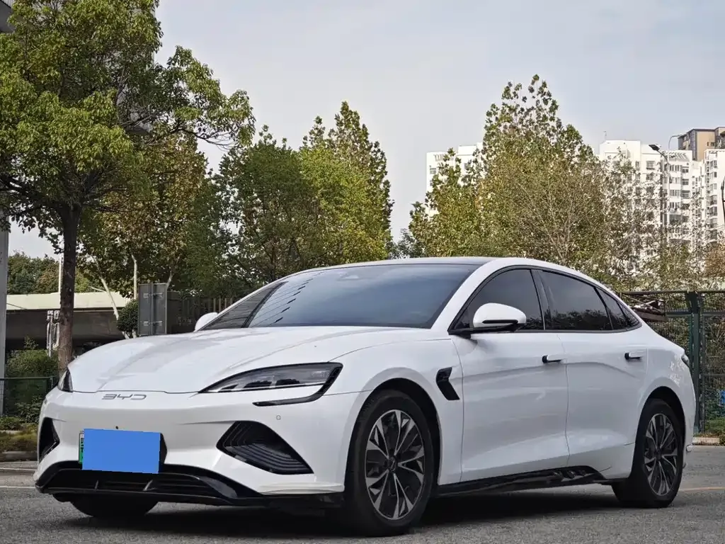 BYD Seal — фото 1