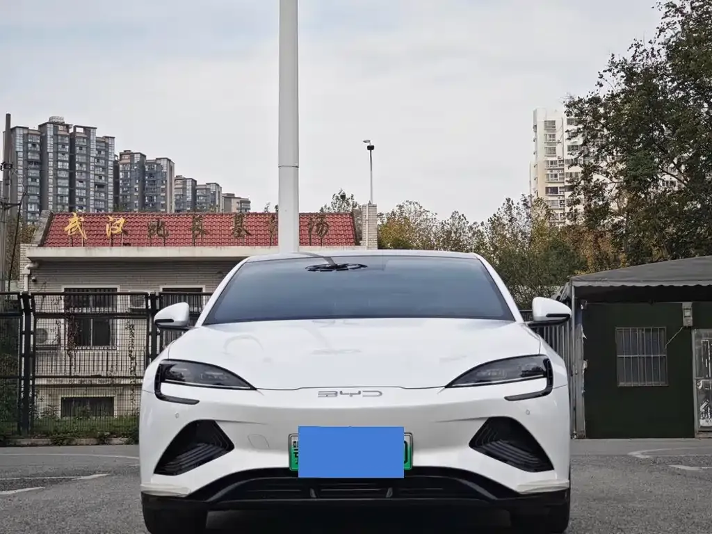 BYD Seal — фото 6