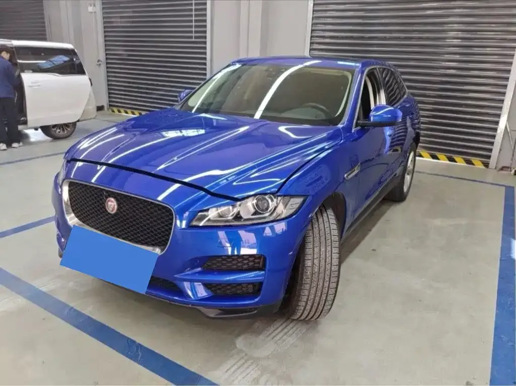 Jaguar F-PACE — фото 1