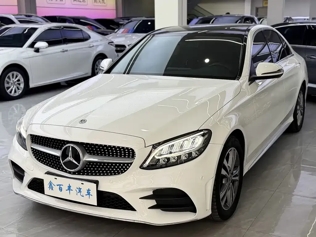 Mercedes-Benz C-Class — фото 1