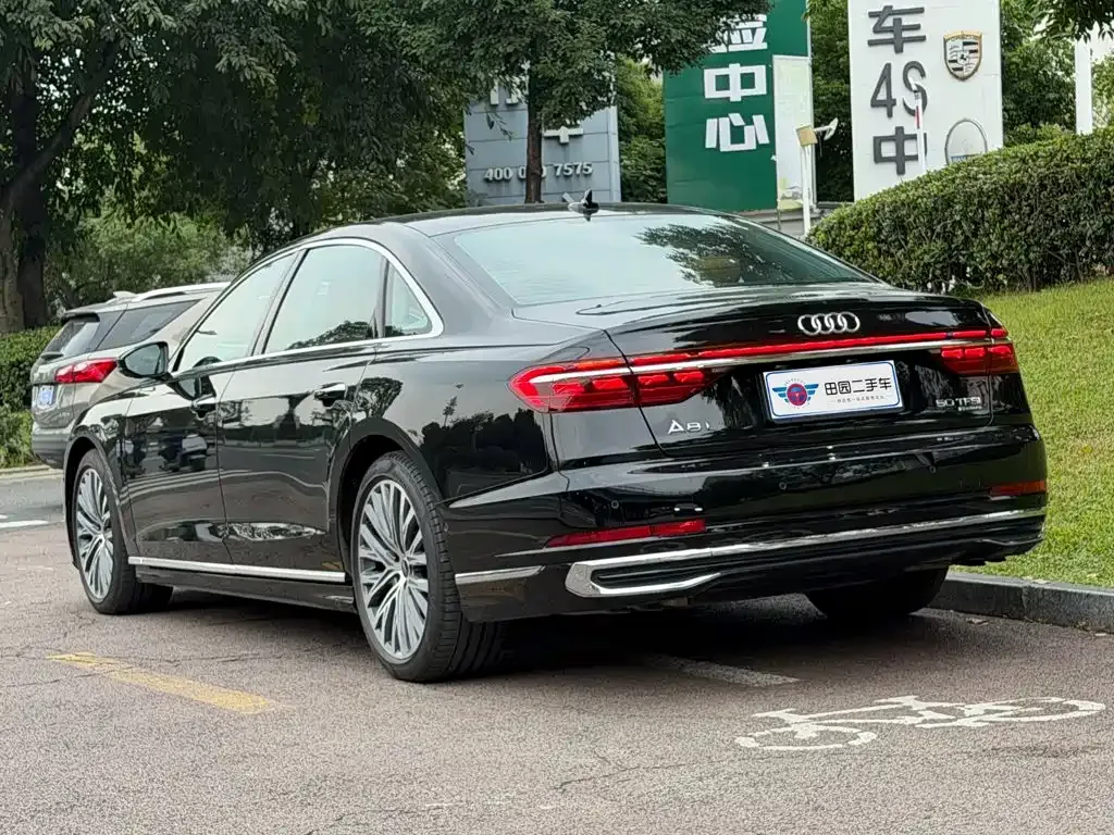 Audi A8 — фото 4
