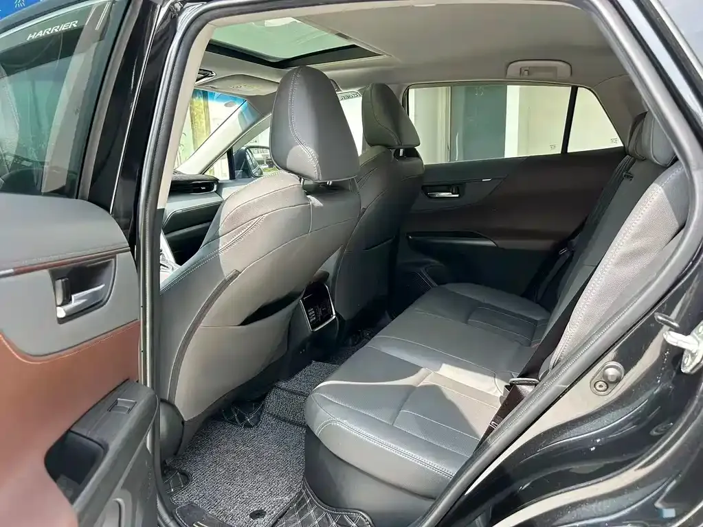 Toyota Harrier — фото 2