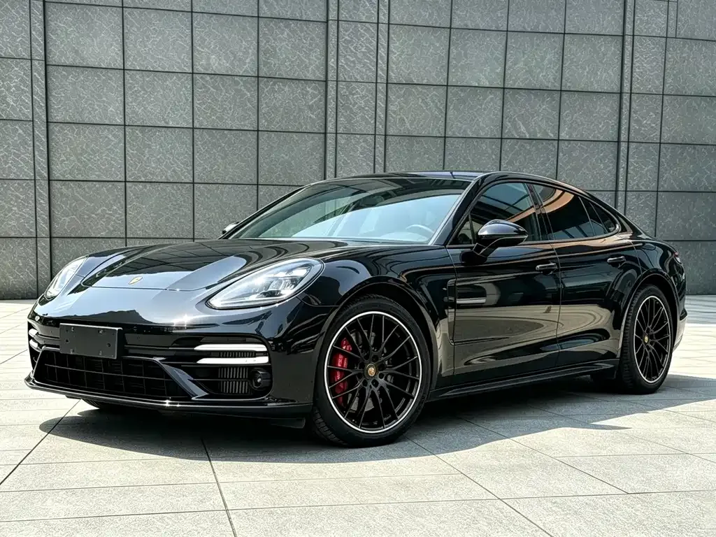 Porsche Panamera — фото 1