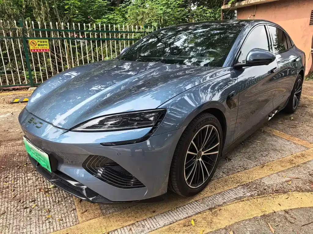 BYD Seal — фото 1