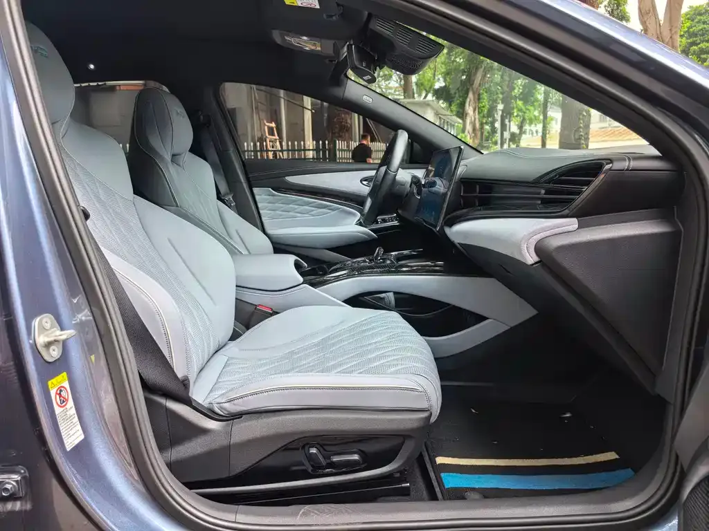 BYD Seal — фото 9