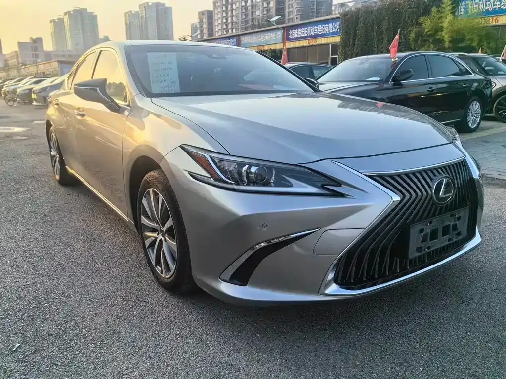 Lexus ES — фото 8