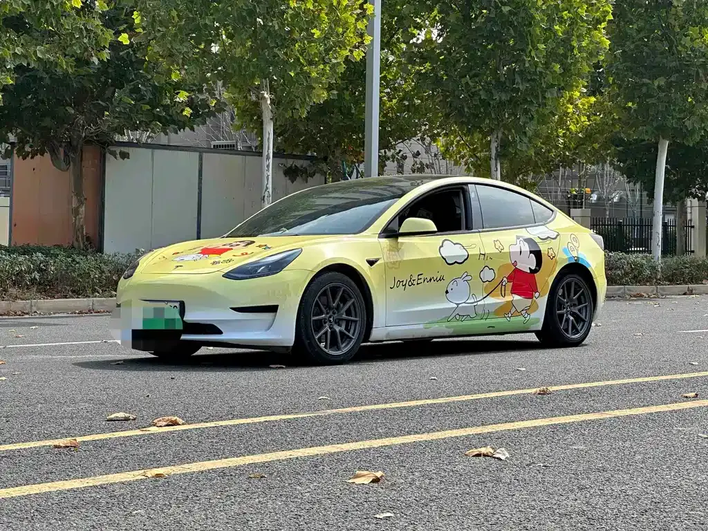 Tesla Model 3 — фото 1