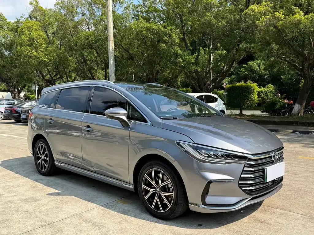 BYD MAX New Energy — фото 7
