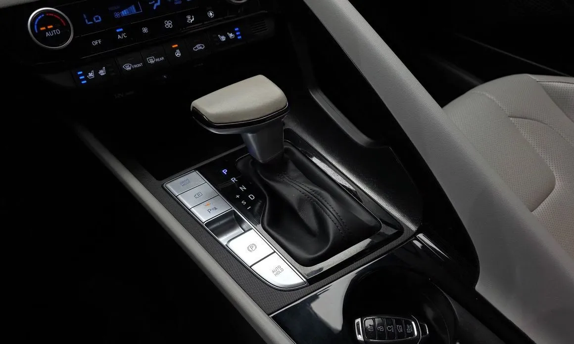 Hyundai AVANTE — фото 2