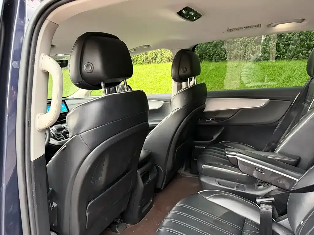 Roewe iMAX8 — фото 3