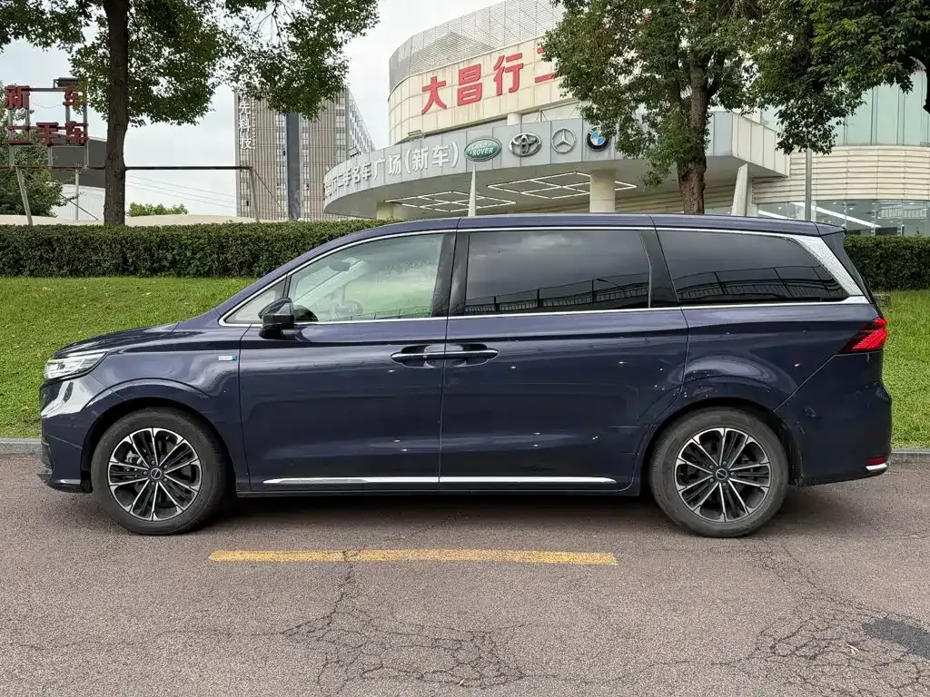 Roewe iMAX8 — фото 7