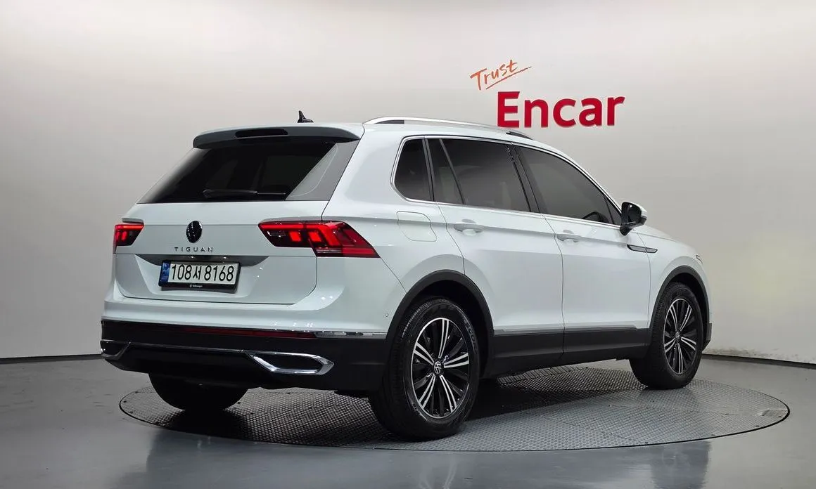 Volkswagen Tiguan — фото 6