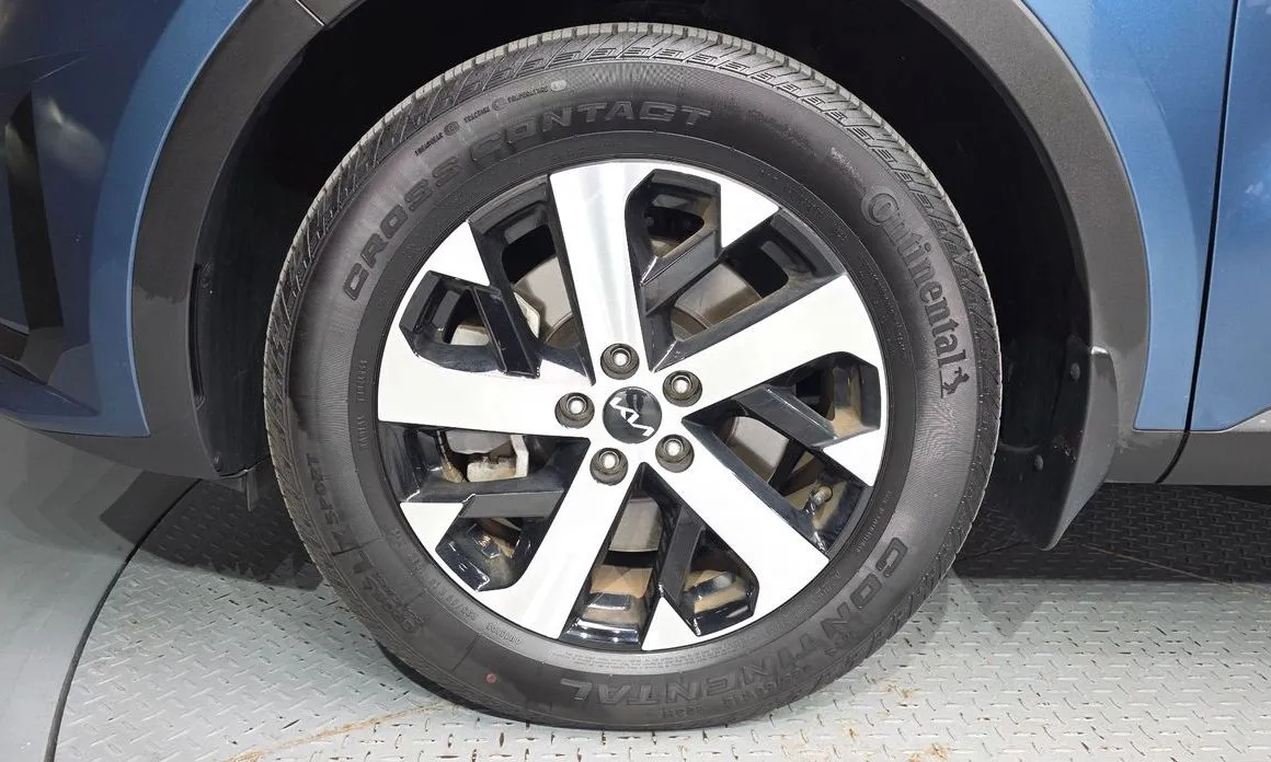 Kia Sorento — фото 7