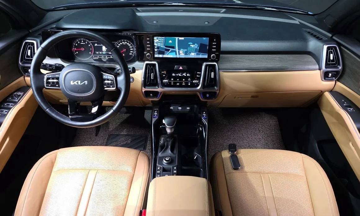 Kia Sorento — фото 8
