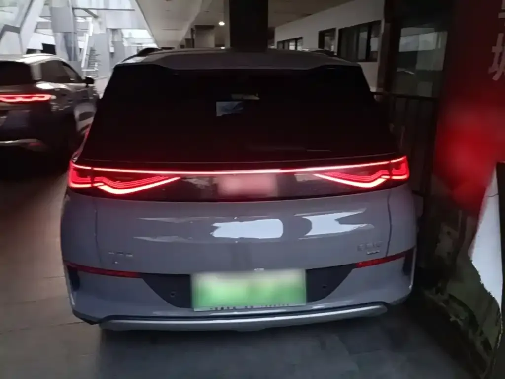 BYD Sealion 05 EV — фото 2