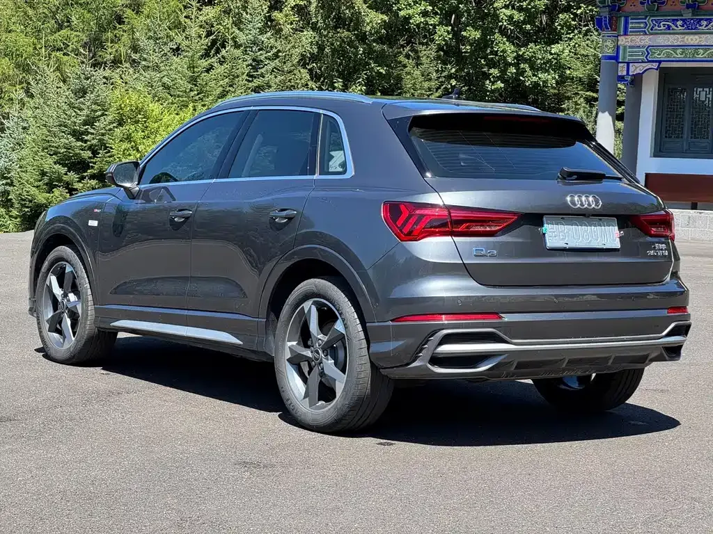 Audi Q3 — фото 10