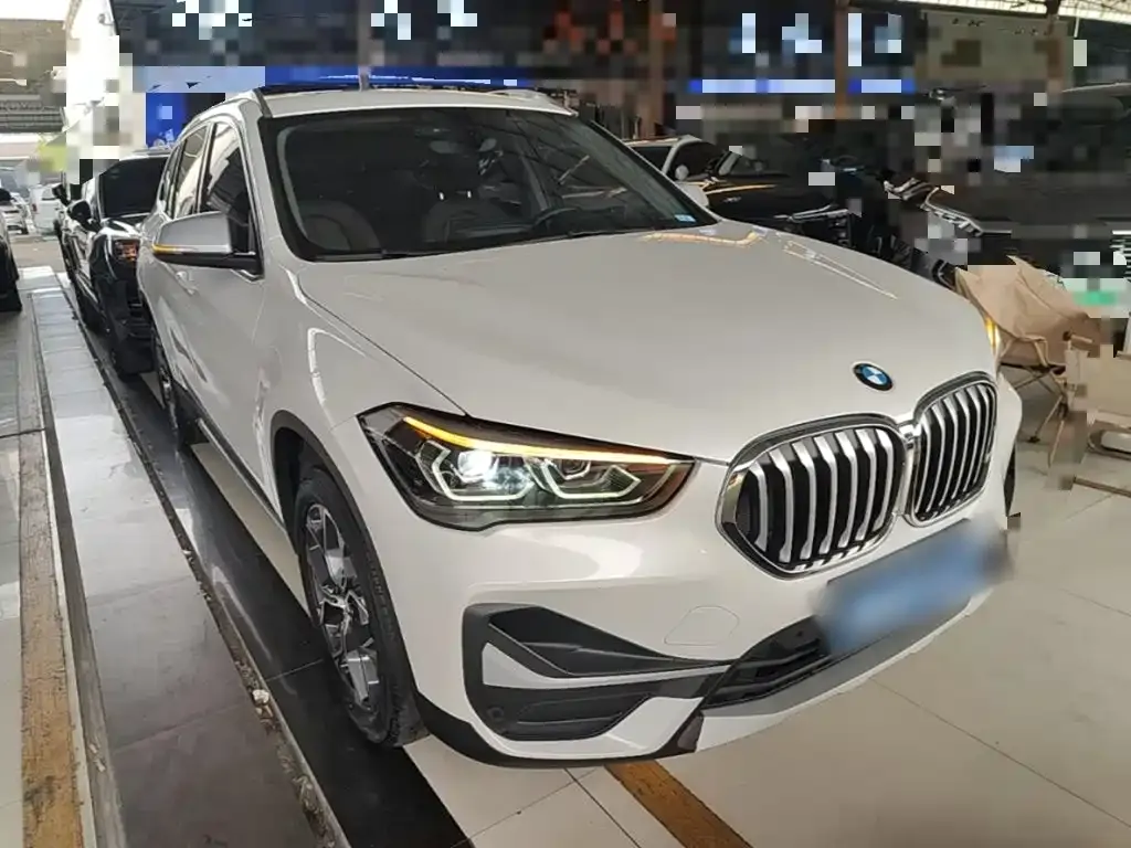 BMW X1 — фото 9