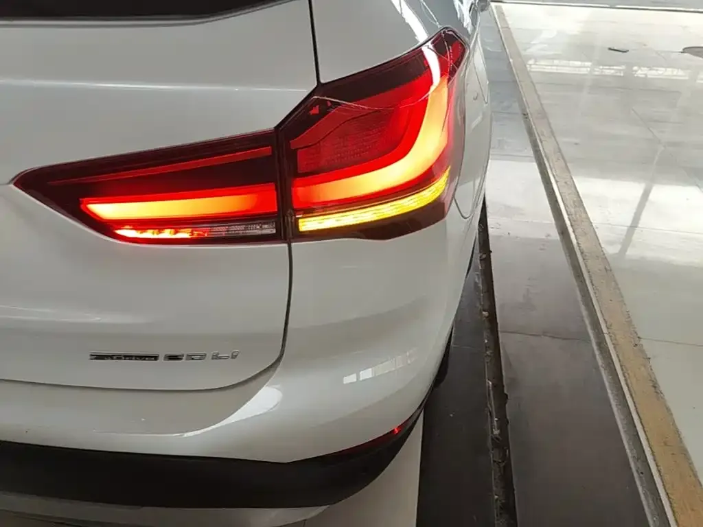BMW X1 — фото 2
