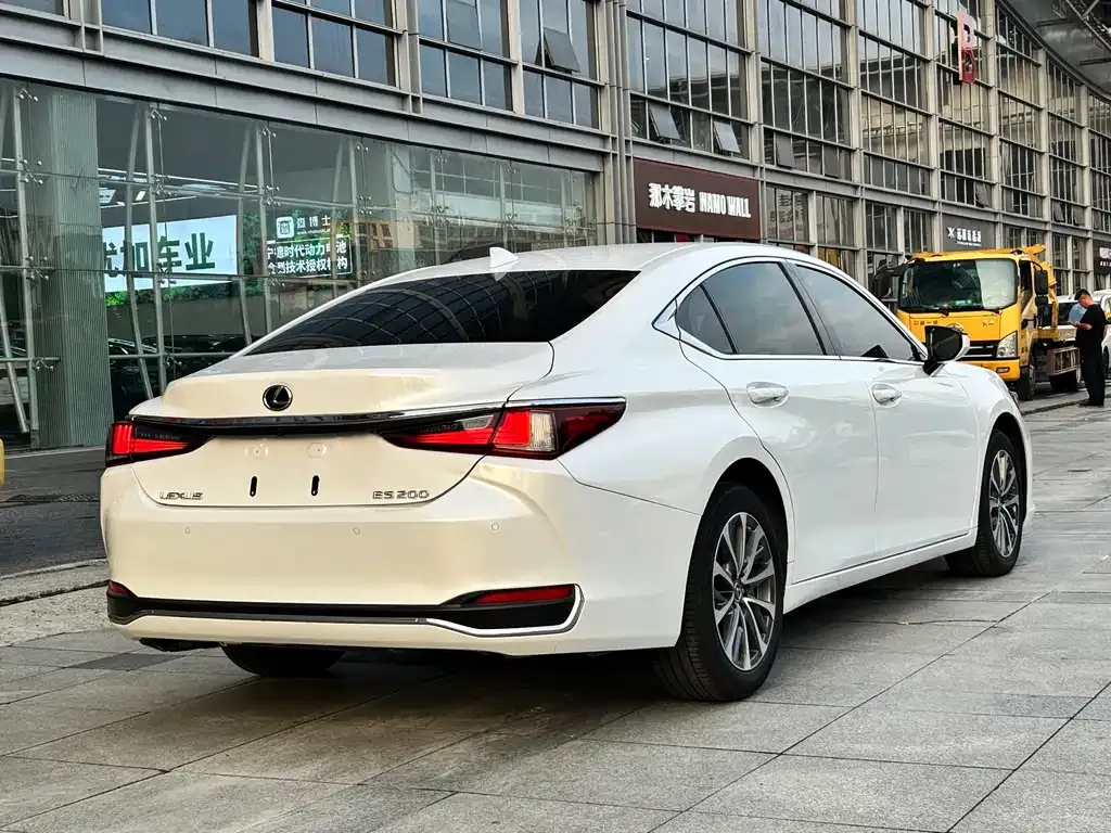 Lexus ES — фото 9