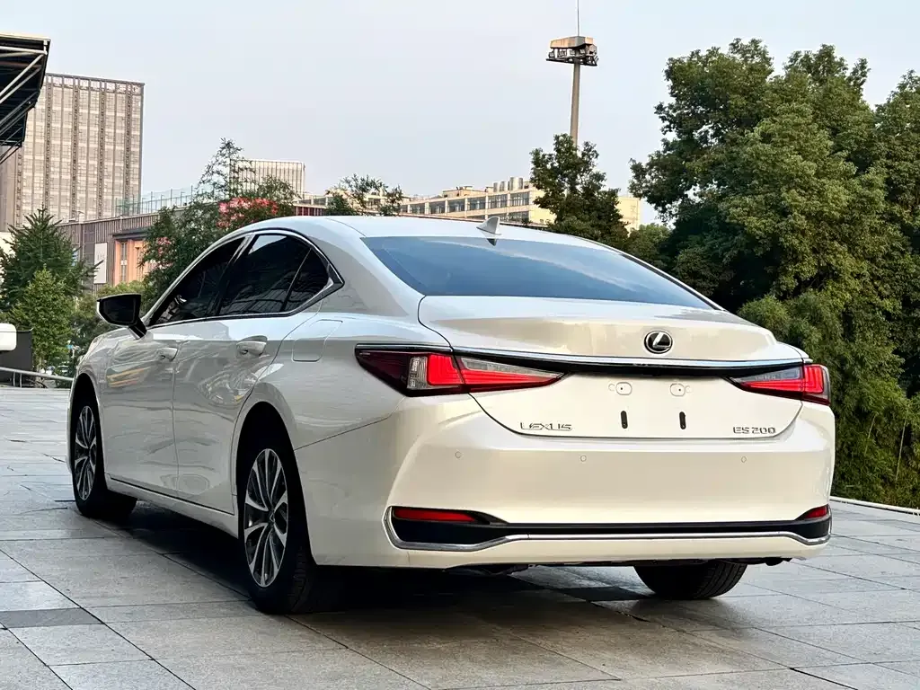 Lexus ES — фото 3