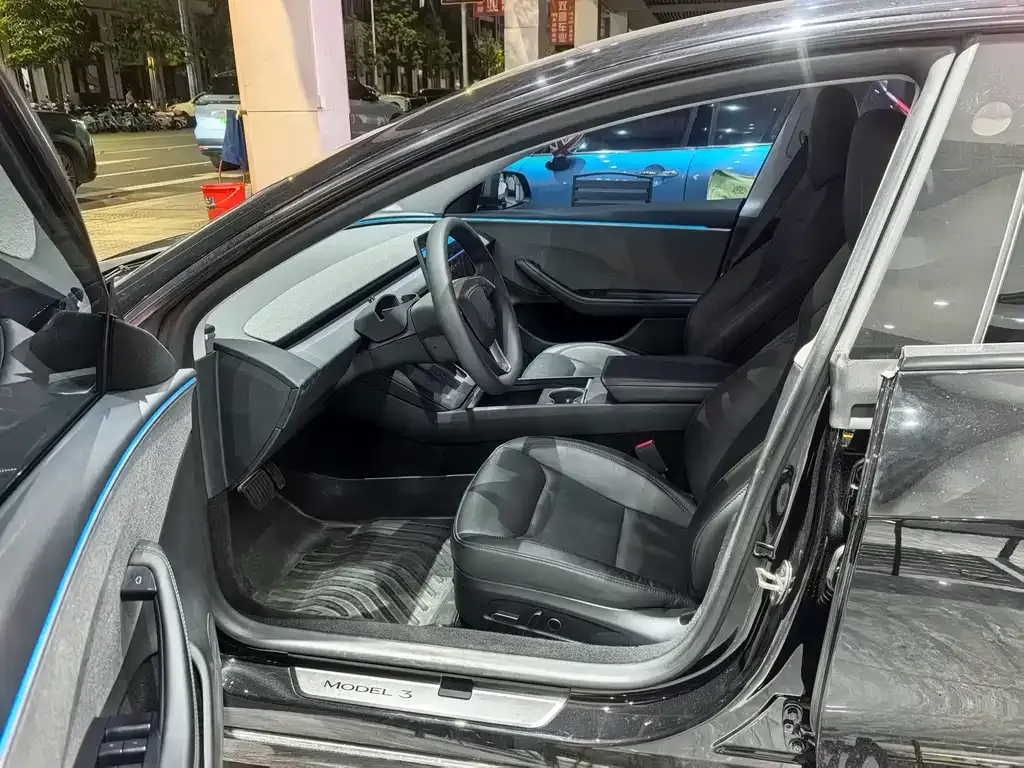 Tesla Model 3 — фото 4
