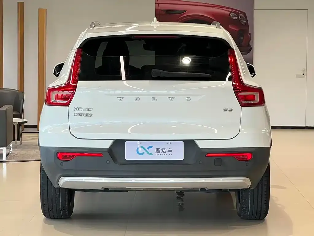 Volvo XC40 — фото 2