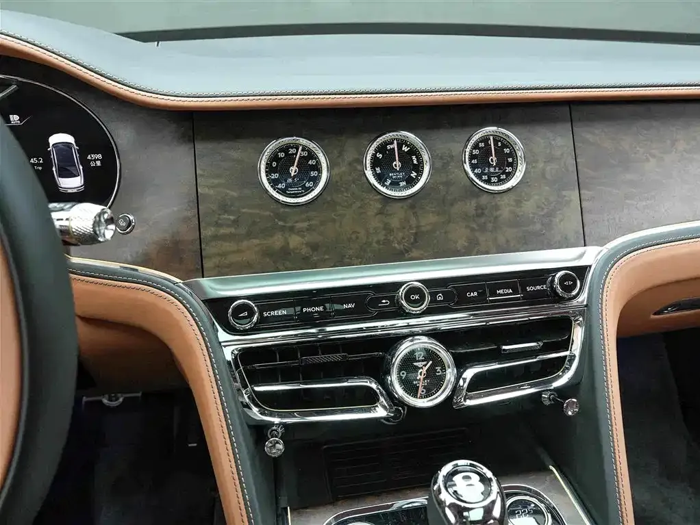 Bentley Flying Spur — фото 7