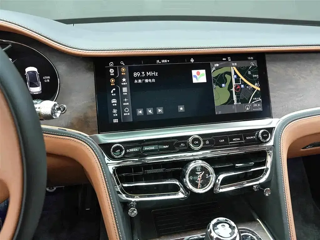 Bentley Flying Spur — фото 10