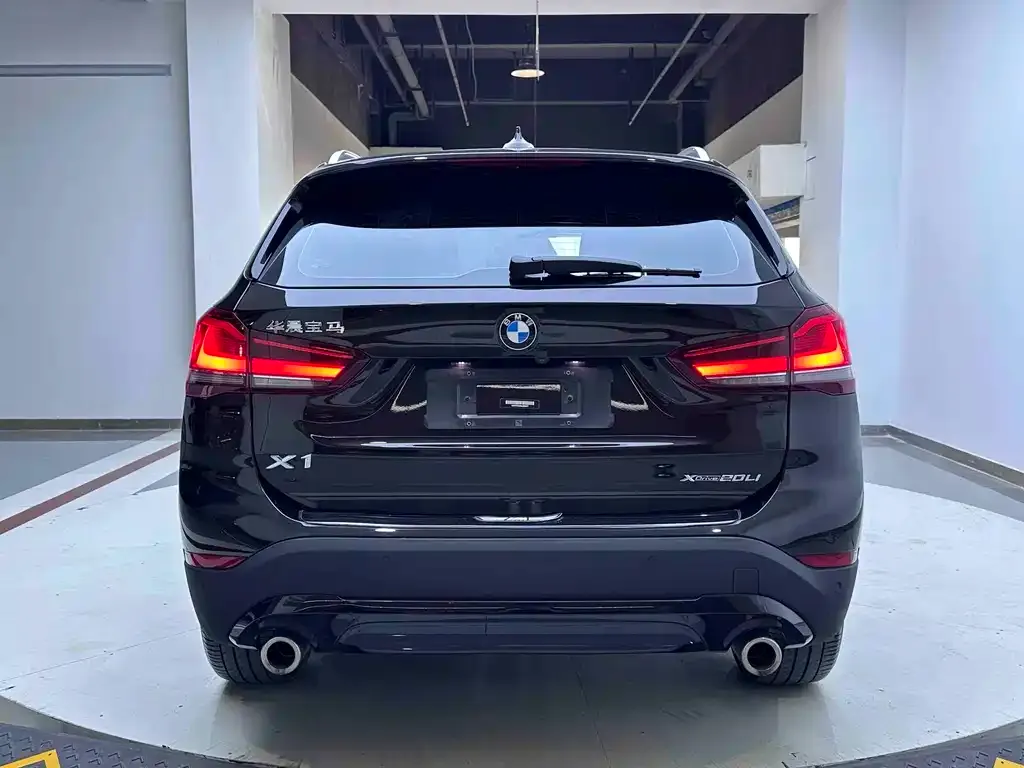 BMW X1 — фото 10