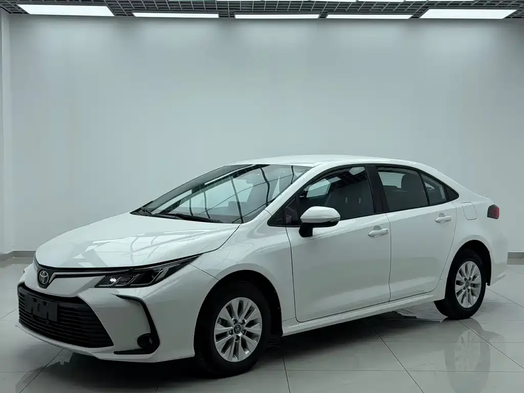 Toyota Corolla — фото 1