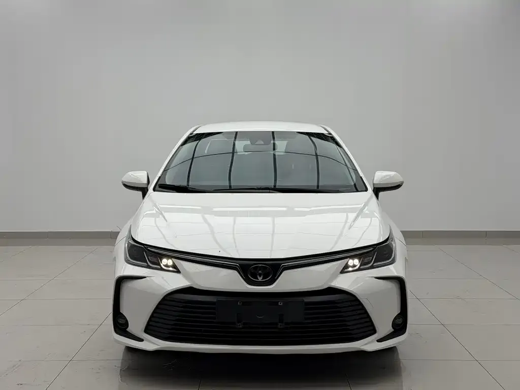 Toyota Corolla — фото 10
