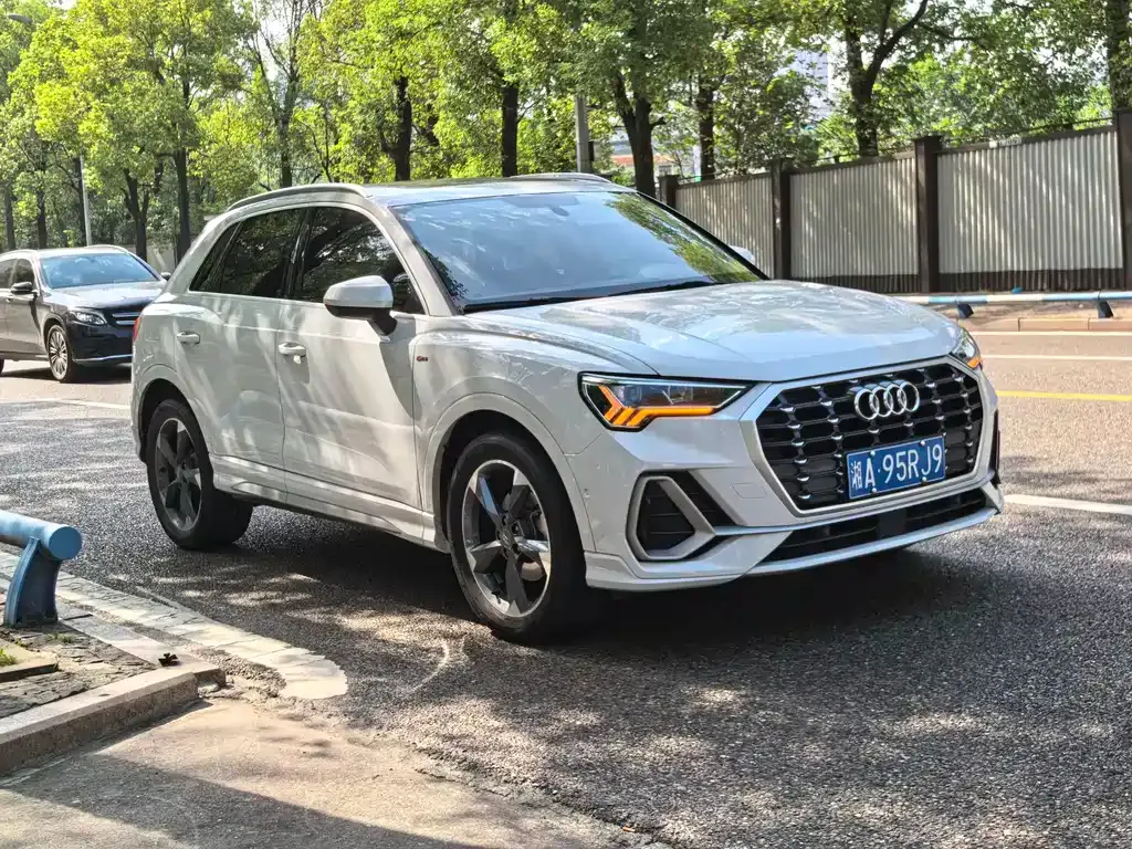 Audi Q3 — фото 6