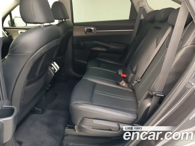Kia Sorento — фото 10