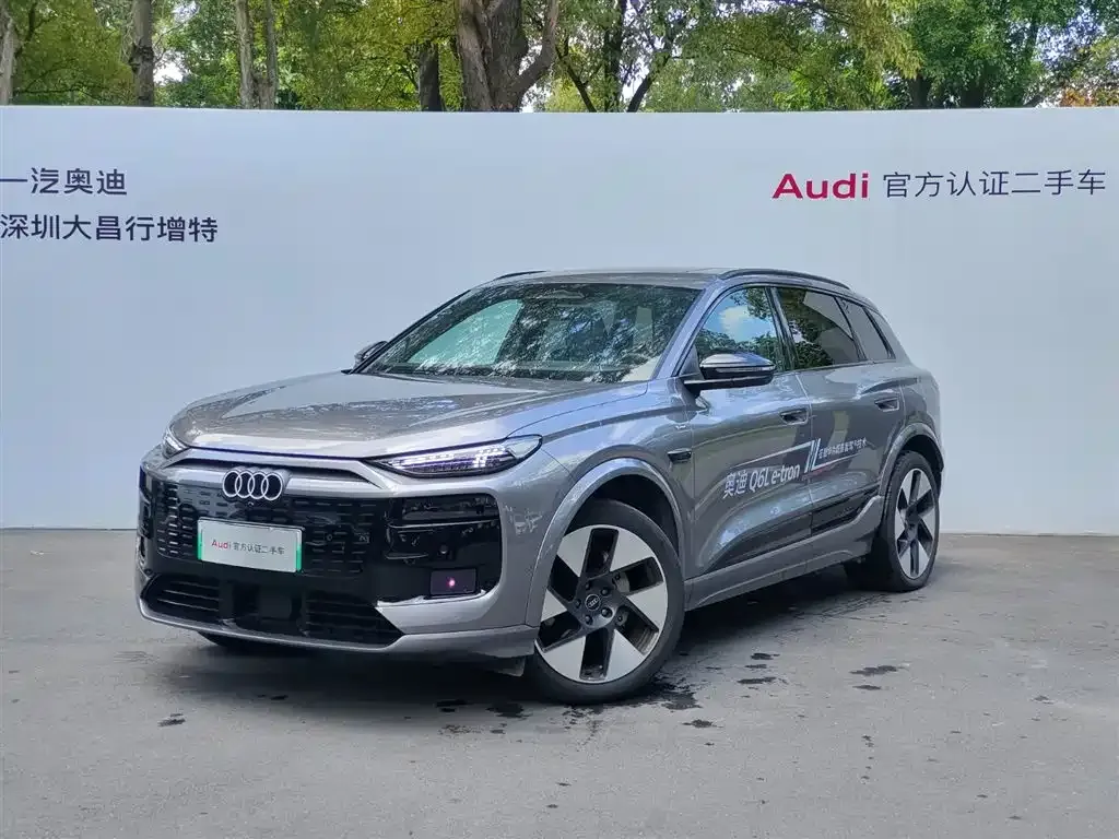 Audi Q6L e-tron — фото 1