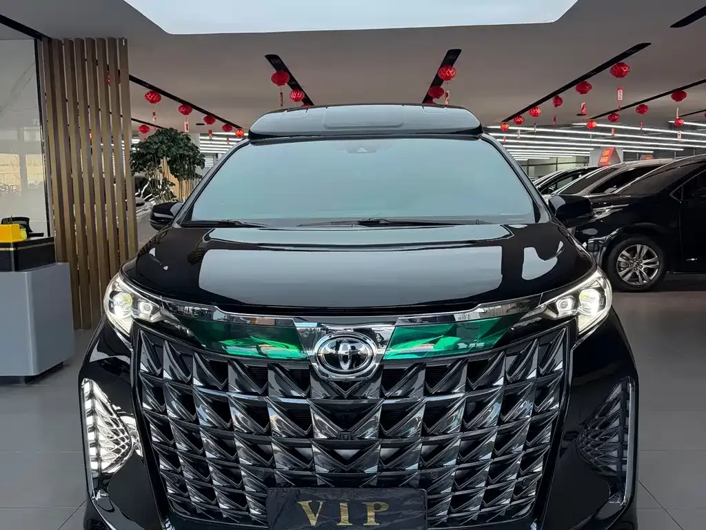 Toyota Granvia — фото 10