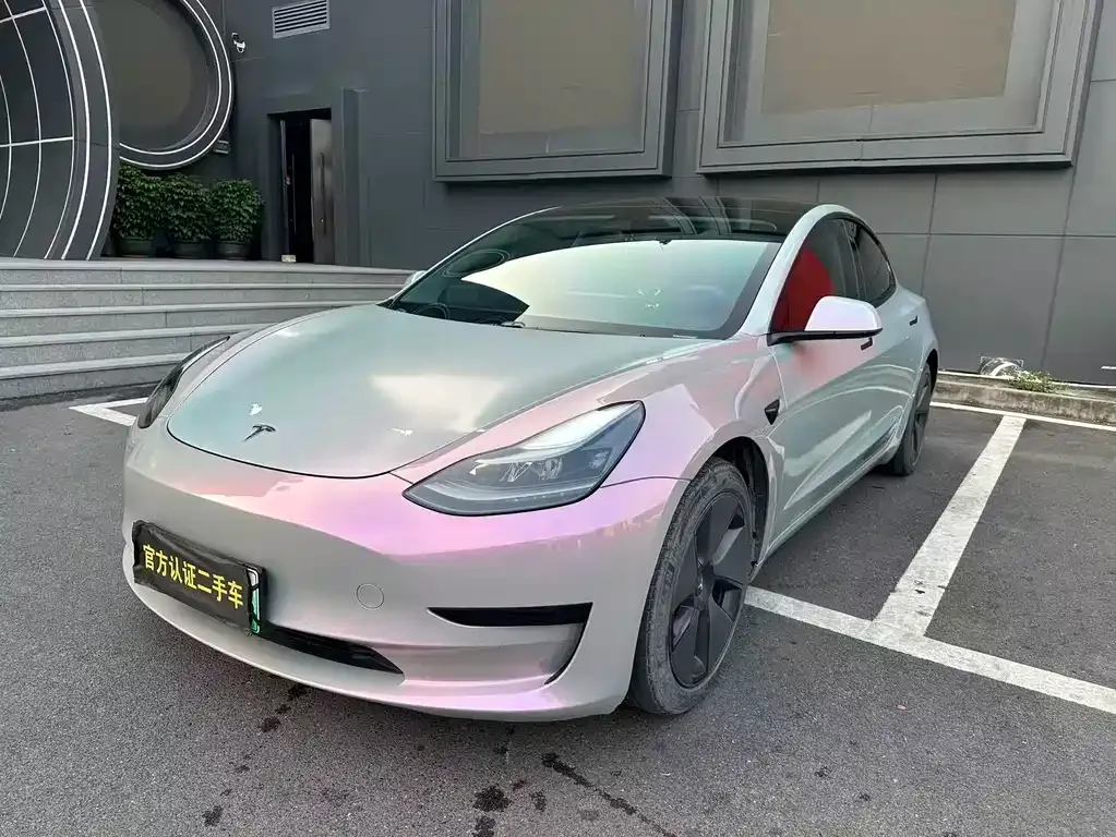 Tesla Model 3 — фото 1