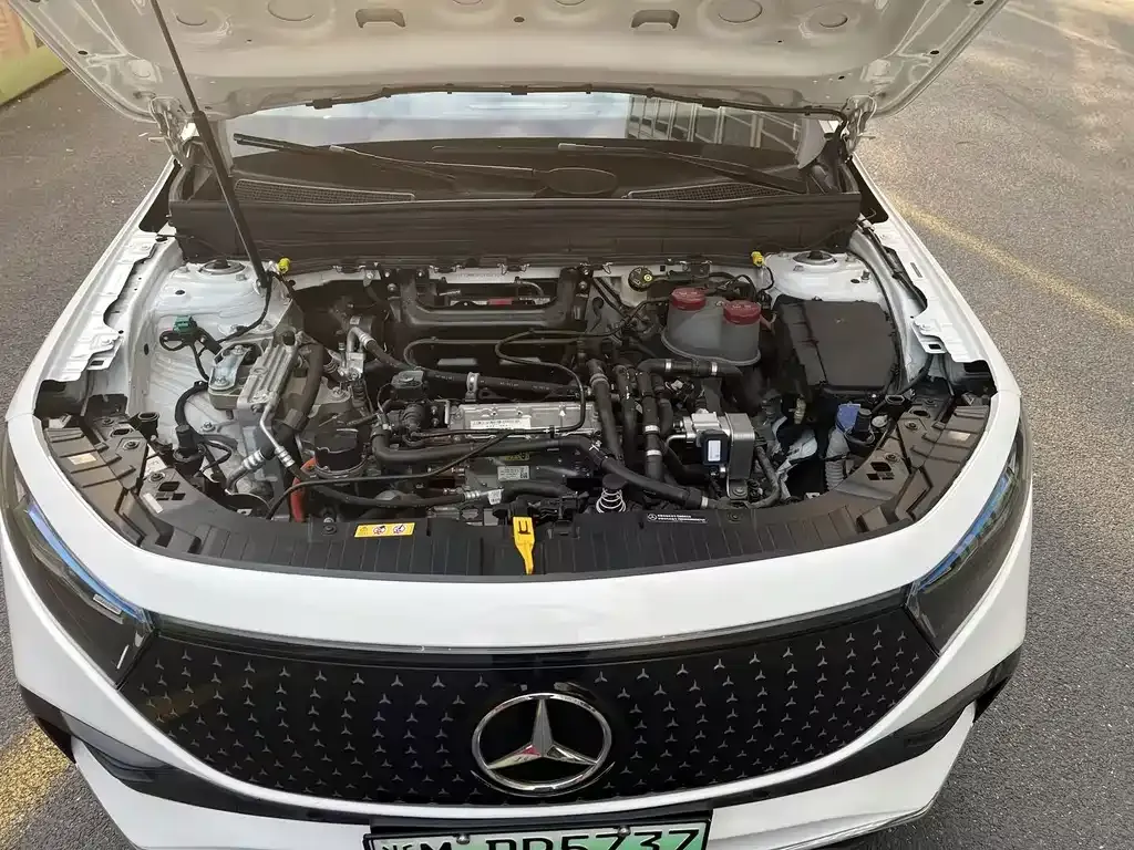 Mercedes-Benz EQB — фото 10
