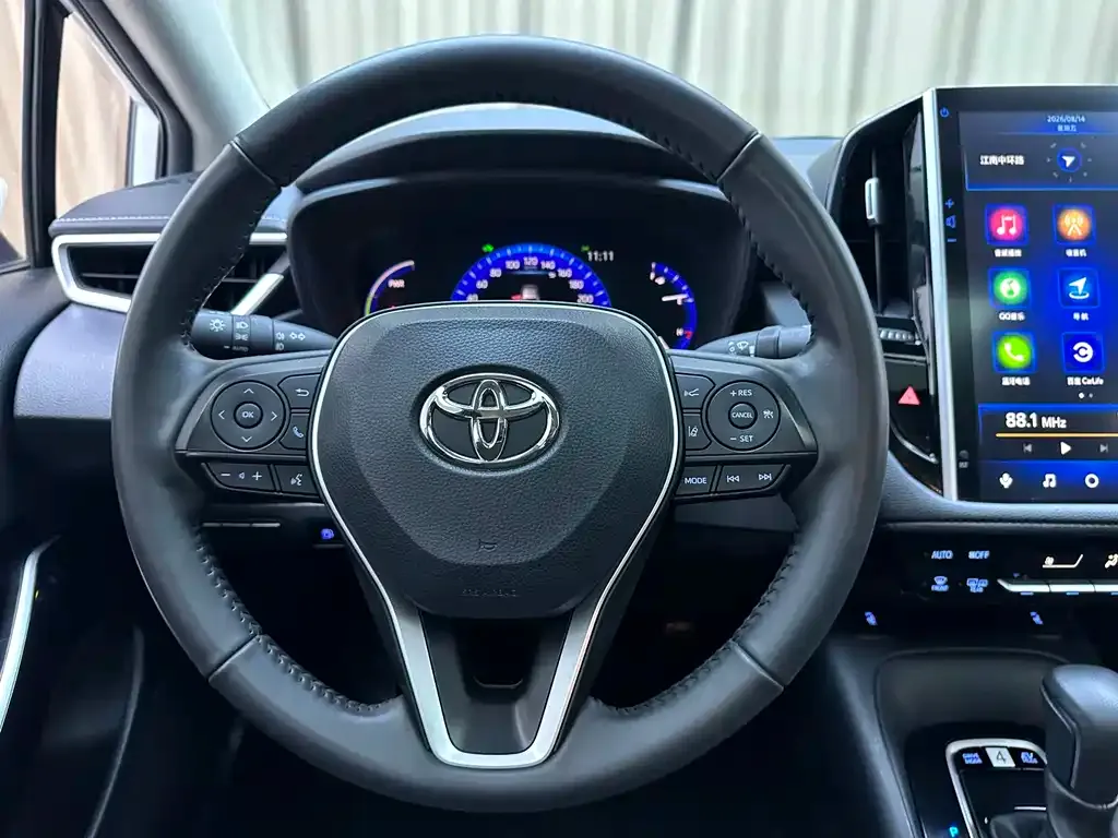 Toyota Corolla — фото 4