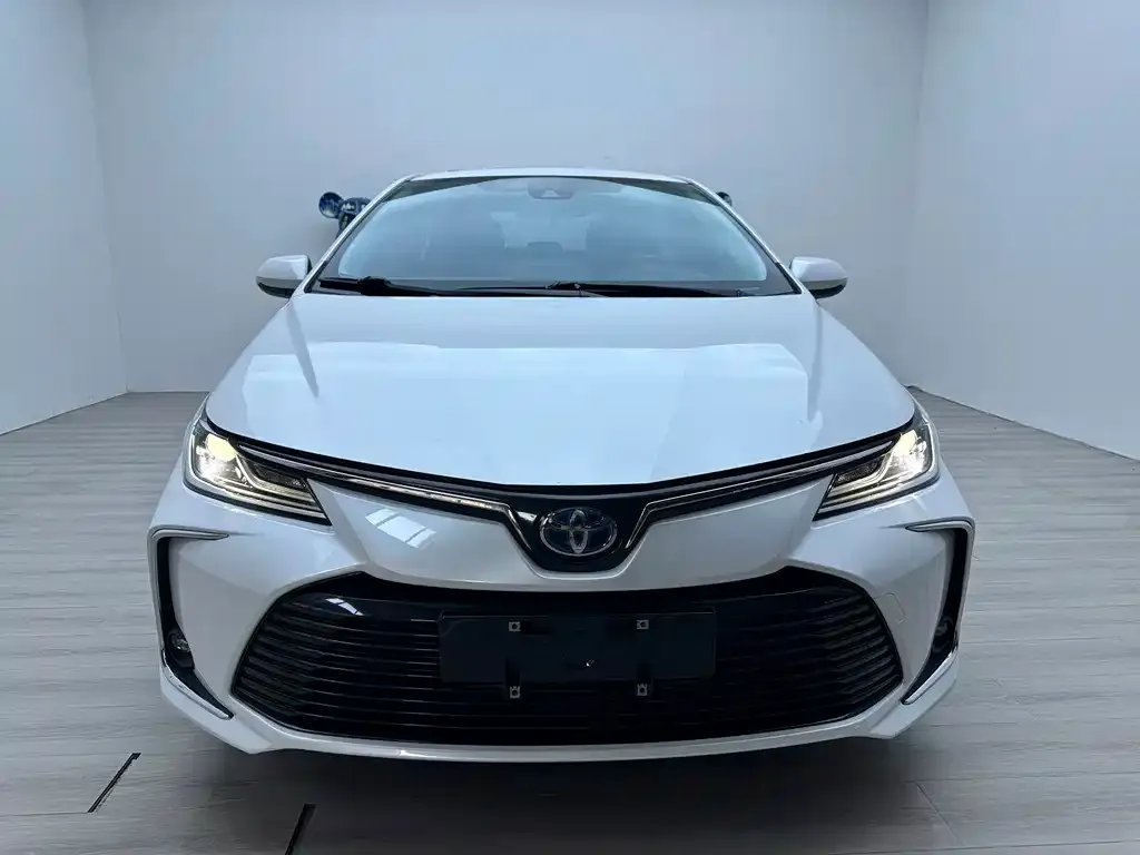 Toyota Corolla — фото 8