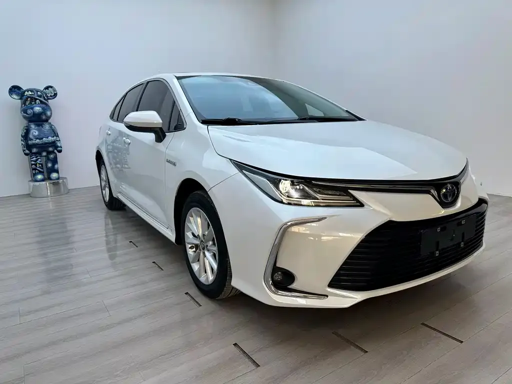 Toyota Corolla — фото 5