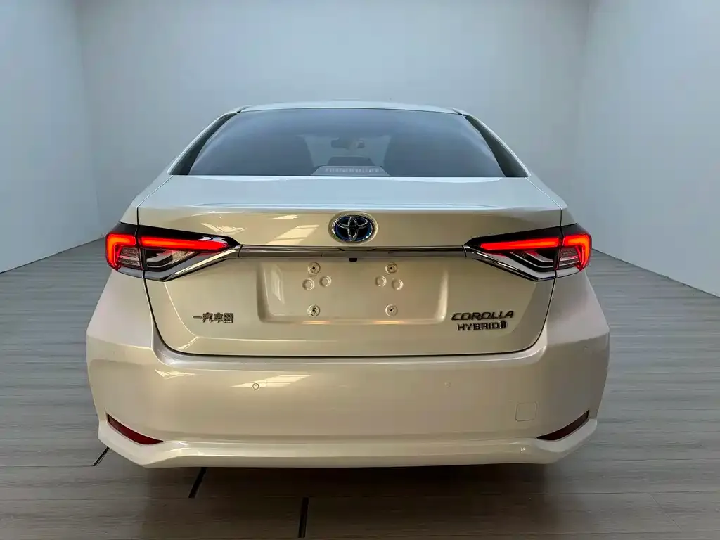 Toyota Corolla — фото 6