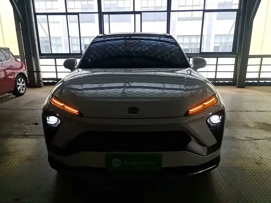 NIO EC6 — фото 10