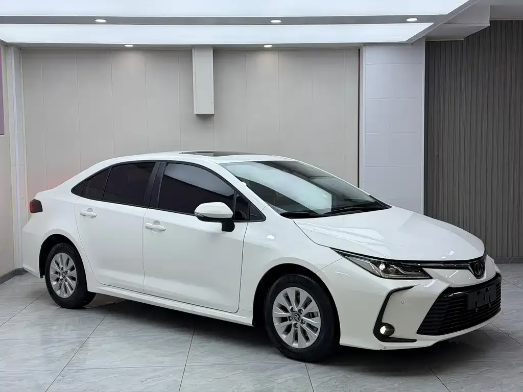 Toyota Corolla — фото 4