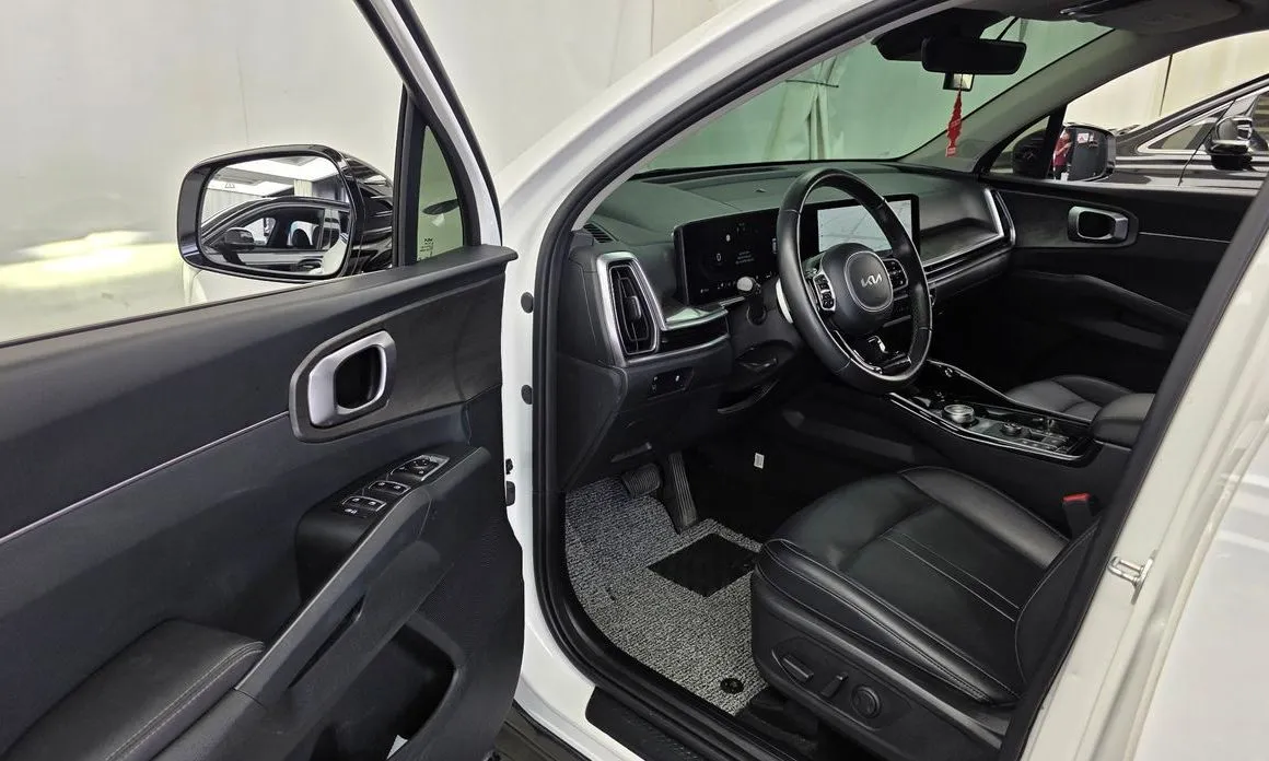 Kia Sorento — фото 8