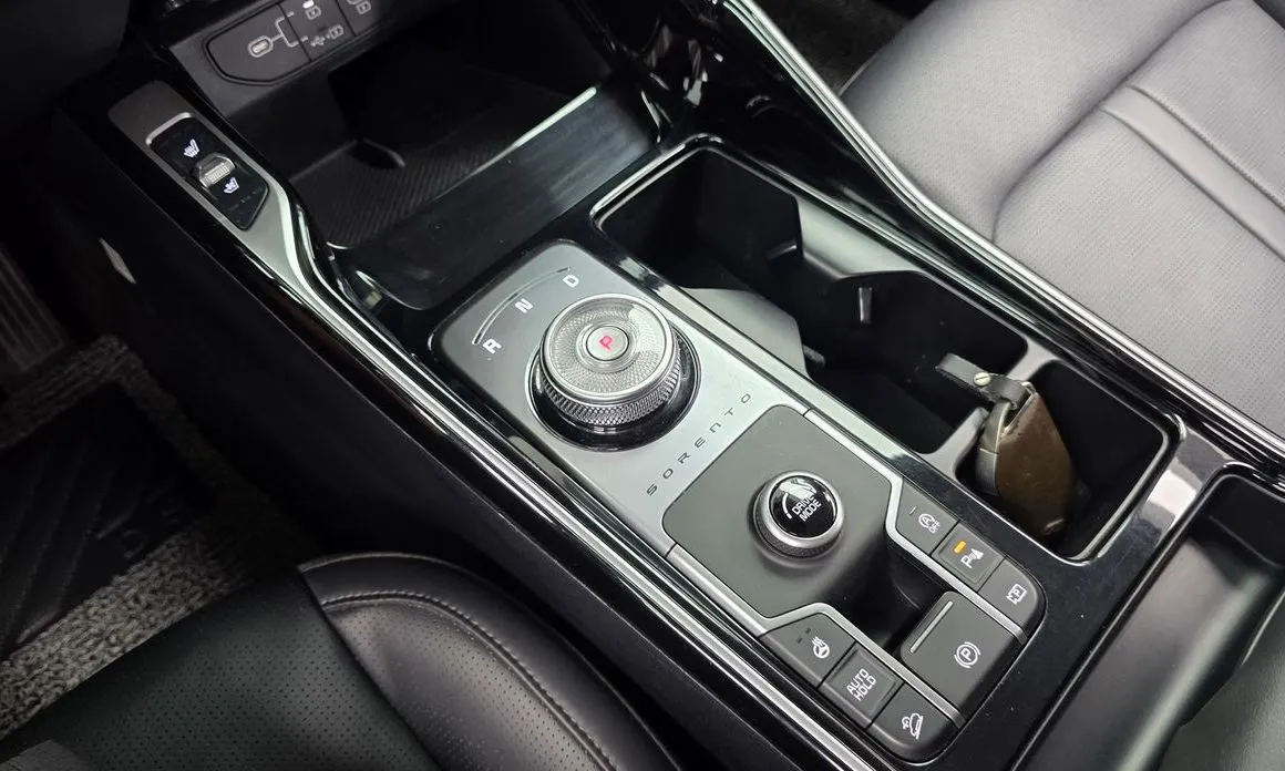 Kia Sorento — фото 4